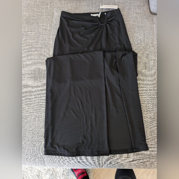 Stretchy Split skirt - Picture 3 of 3